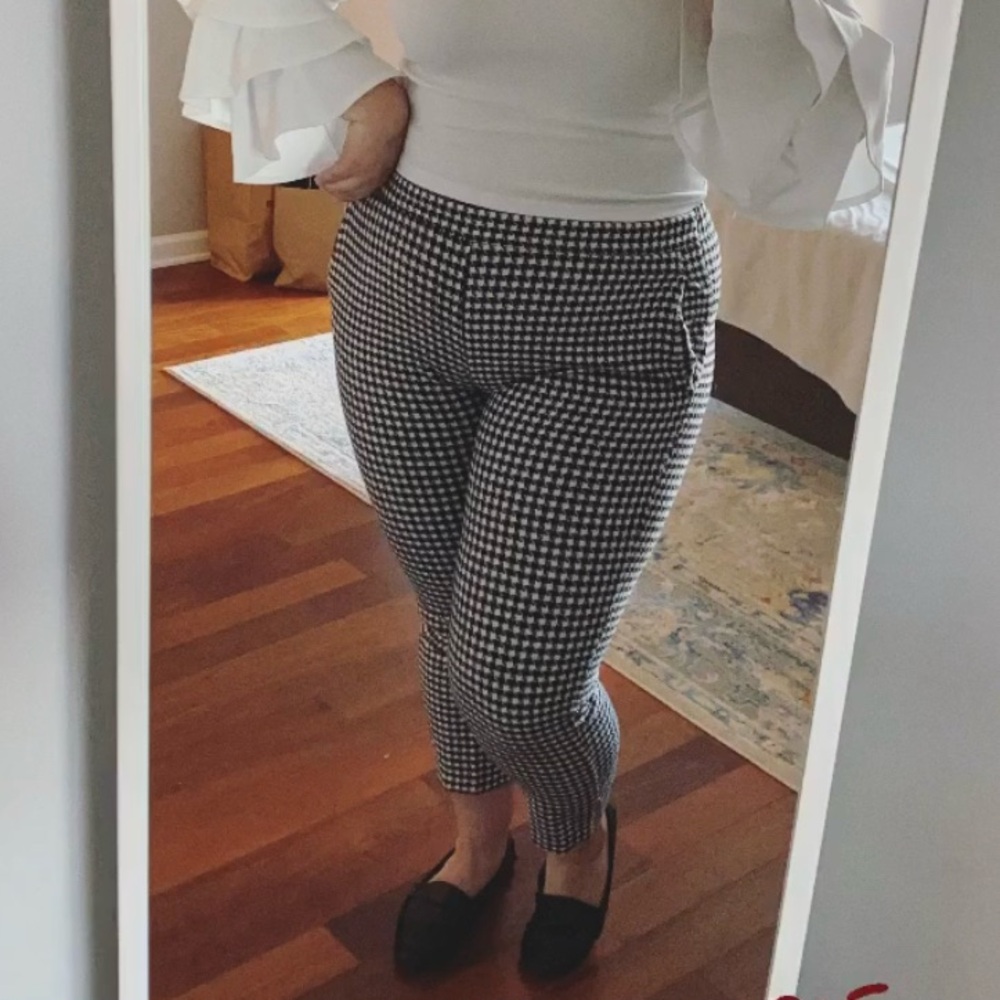 Old Navy Houndstooth Capris